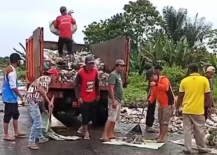 Jaga Ikon Kota Tetap Asri, Gelar Aksi Bersih Lapter Muaradua