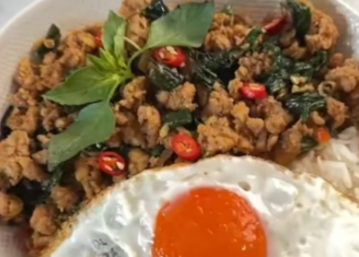 Resep chicken pad kra pao ala Thailand