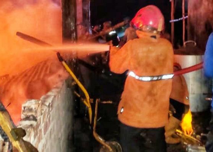Pabrik Kerupuk di Palembang Terbakar, Dugaan dan Kronologis Lengkap Berikut Korban Jiwa?