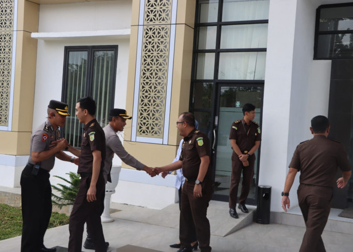 Polres OKU Jalin Silaturahmi dengan Kejari Baturaja