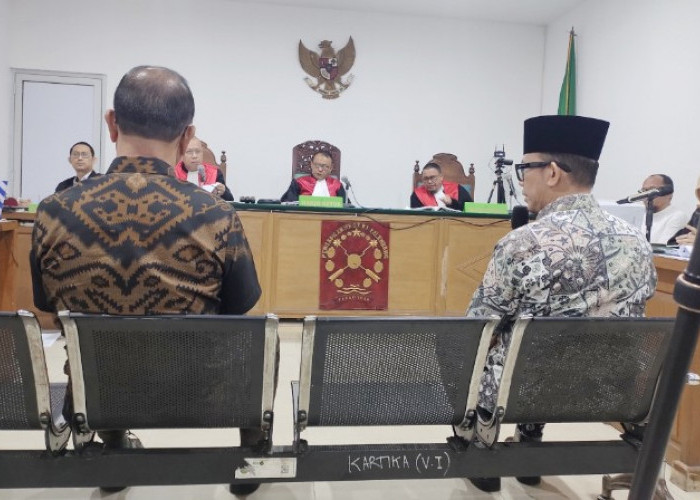 Bupati OKU Hadir dalam Sidang Korupsi Pokir DPRD, Dicecar Pertanyaan Soal Pencairan Dana