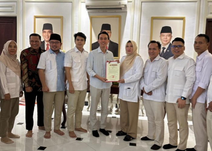 Prabowo Subianto Restui Muchendi-Supri di Pilkada OKI 2024