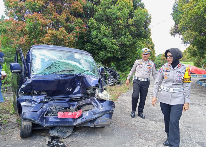 Pengemudi Mobil Plat Merah Meninggal Dalam Kecelakaan