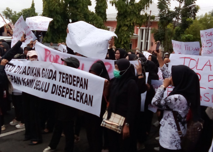 Aksi Damai ke Rumkab OKU, Tuntut Tambah Kuota Penerimaan PPPK Dari Jalur Honorer 