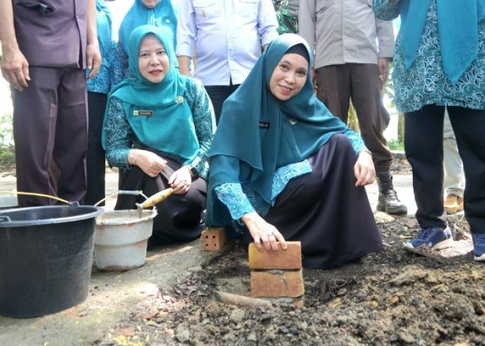 Bahagia Supar Pecah, Rumah Tak Layak Kini Dibedah PKK OKU Timur