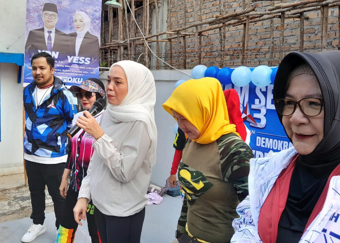 Senam Sehat HUT Demokrat ke-23 di OKU, Yenny Elita Membaur Bersama Warga