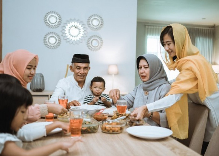 5 Hal yang Harus Dihindari Saat Buka Puasa agar Lambung Tetap Sehat