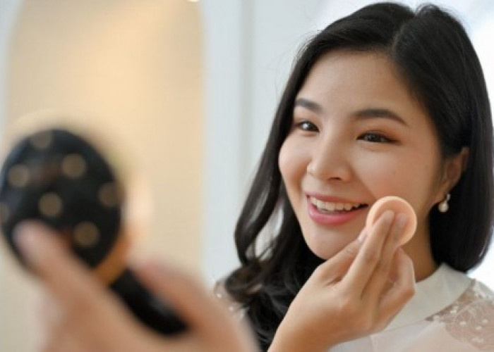 Cara Tepat Pakai Bedak agar Makeup Tahan Lama