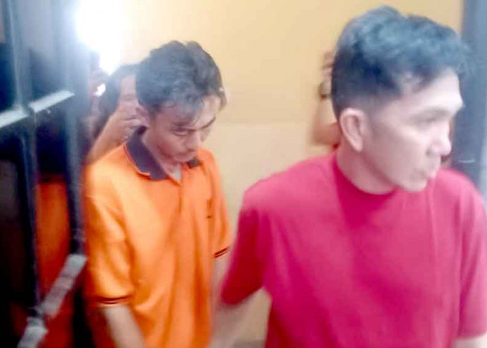Pria di Palembang Bacok Tetangga di Masjid