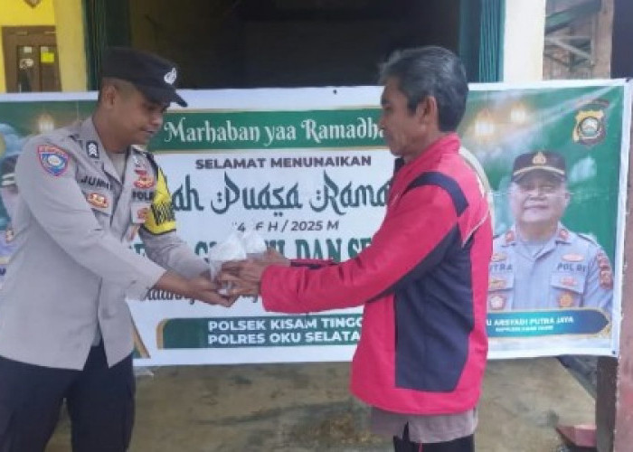 Datangi Rumah hingga Tempat Ibadah, Bagikan Takjil 