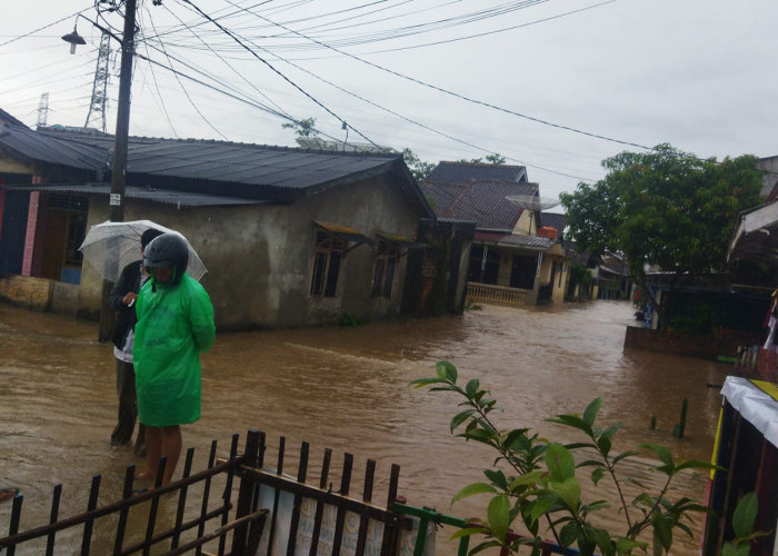 Banjir di OKU Mulai Surut, Warga Diminta Tetap Waspada