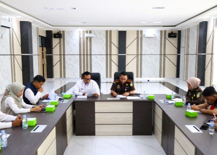 Kejari OKU Dampingi Bulog dalam Penyaluran Bantuan Pangan Berkualitas