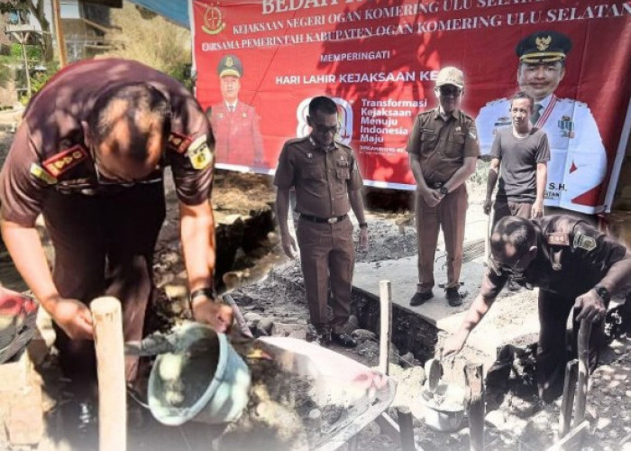 Hari Lahir Kejaksaan, Kejari OKU Selatan Bedah Rumah Warga Kurang Mampu