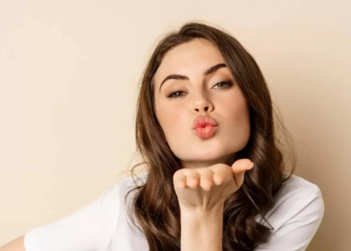 7 Tips Ampuh Membuat Bibir Pink Alami Tanpa Ribet