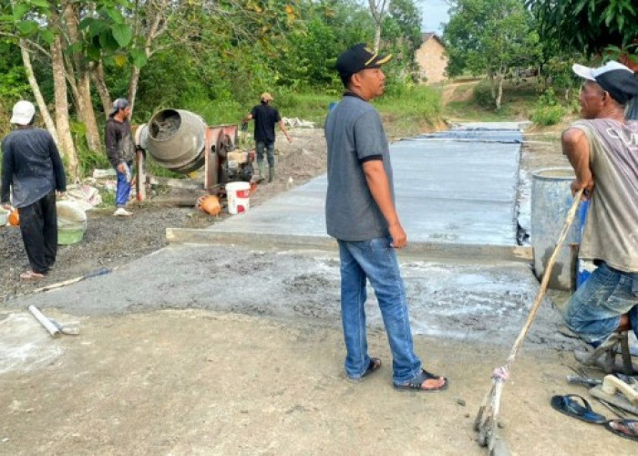 Dana Desa Tahap II, Warga Kompak Bangun Jalan, Jembatan, dan Drainase