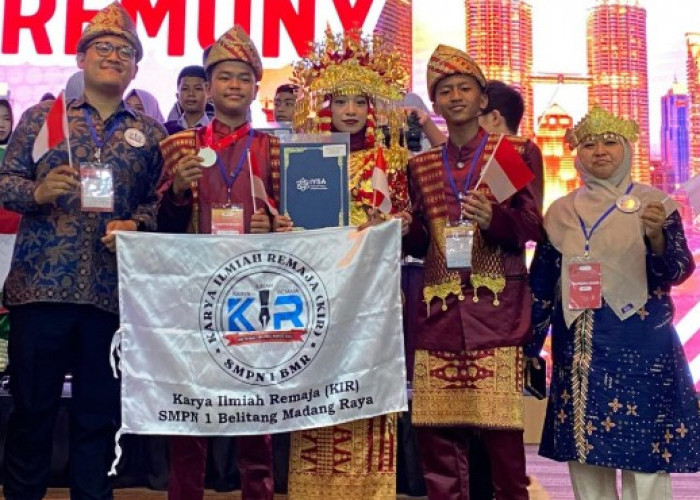Pelajar SMPN 1 Belitang Madang Raya Raih Juara Dua Dunia di Ajang WICE 2025 Malaysia