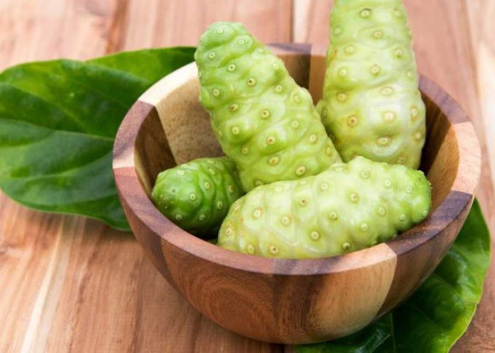 5 Manfaat Mengkudu yang Akan Mengubah Kecantikan Anda