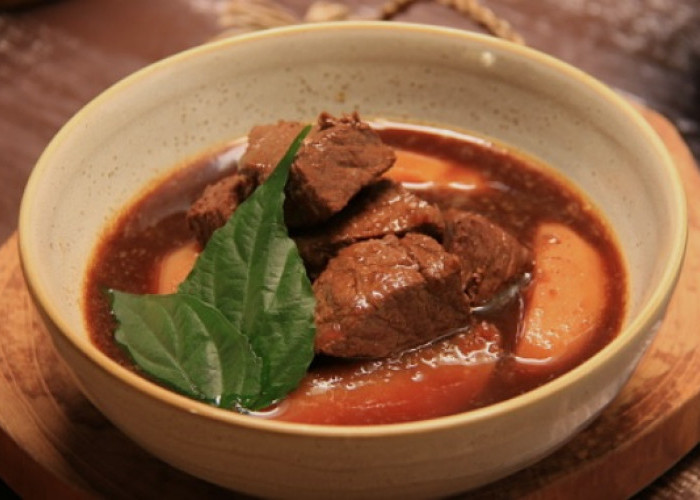 Semur Daging Sapi Manis Gurih, Resep Rumahan Empuk dan Mudah Dibuat