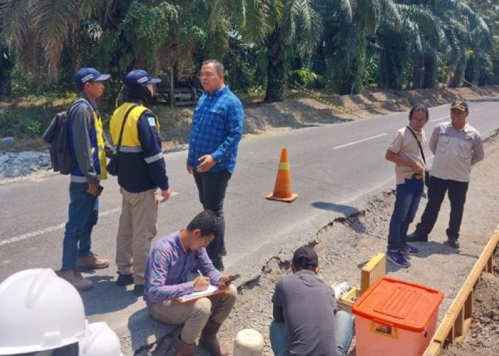 Minim Rambu Keselematan, Proyek Pelebaran Jalan di OKU Timur Disorot DPRD