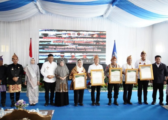 Kapolri hingga Menko Pangan Terima Gelar Adat Komering