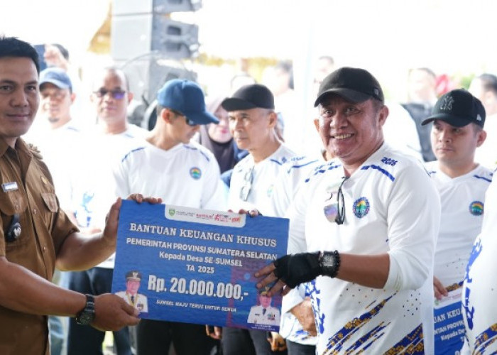 Perkuat Pembangunan Desa, Gubernur Herman Deru Beri Bantuan Rp20 Juta Tiap Desa