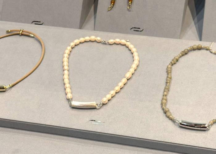 Nirva Resmi Muncul di CES 2026, Perhiasan AI Ini Bisa Baca Emosi dan Catat Hidup Kamu Otomatis