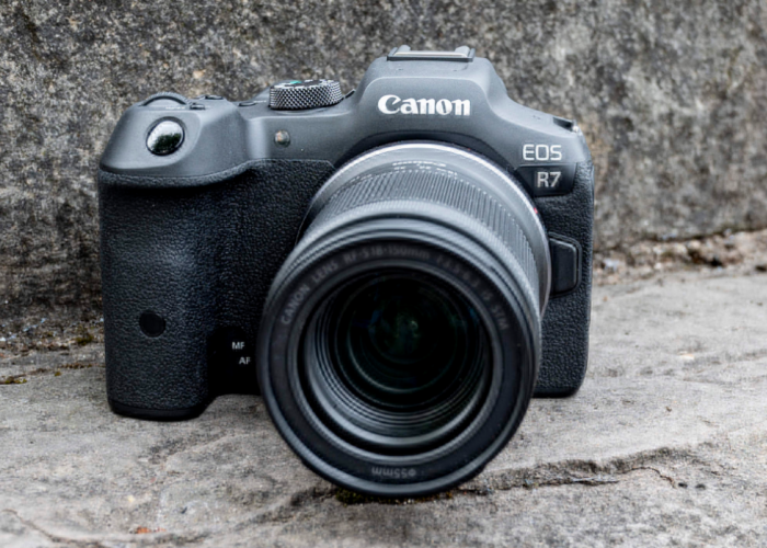 Canon 2026 Bisa Jadi Tahun Terbaik Fotografer Ini Daftar Kamera yang Dirumorkan Rilis