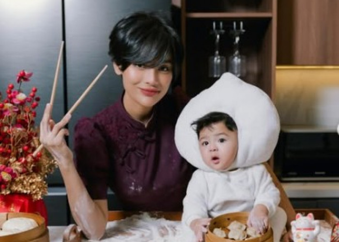 Erika Carlina Rayakan Imlek 2026, Baby Andrew Cosplay Jadi Bao Pixar 
