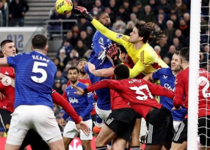 Tekuk Everton, Manchester United Dekati Tiga Besar