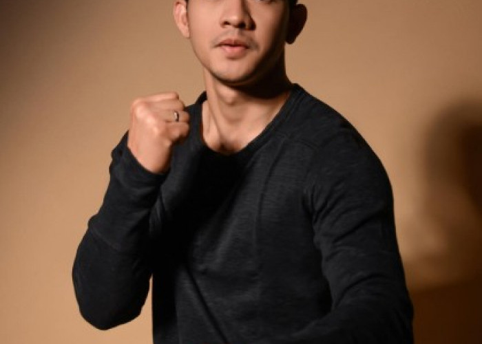 Iko Uwais Buka Rumah Produksi, Janji Tak Akan Pensiun dari Akting!