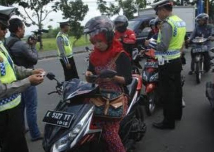 Cegah Kemacetan, Satlantas OKU Selatan Lakukan Giat Simpatik di Jam Sibuk