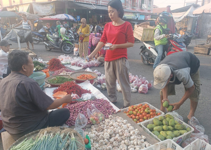 Harga Bawang Merah Naik, Bawang Putih Stabil