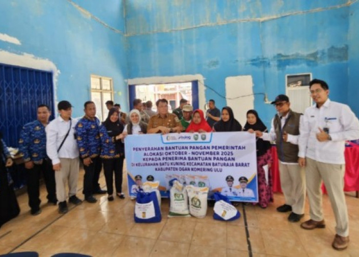Bulog Salurkan 1.733 Ton Beras dan 346 Ribu Liter Minyak Goreng untuk Warga OKU Raya