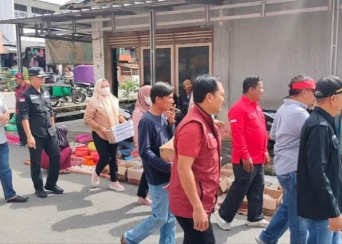 Peduli Korban Banjir Sumatera, Kecamatan Banding Agung Galang Donasi di Pasar Kalangan