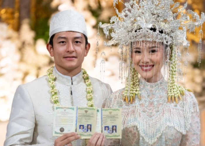 Pembalap Rio Haryanto Menikahi Athina Papadimitriou 