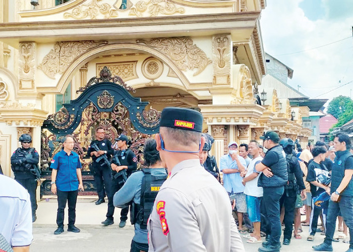 Rumah Mewah Crazy Rich di Tulung Selapan Disegel Diduga Terkait Narkoba