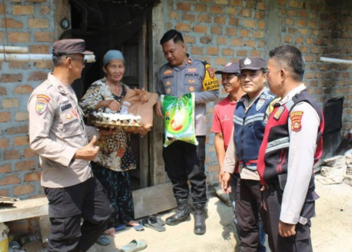 Polsek Muaradua Salurkan Puluhan Paket Sembako bagi Fakir Miskin