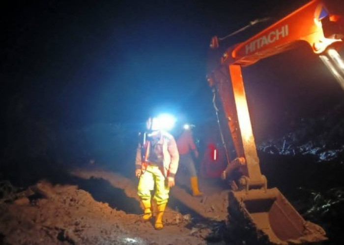 Hujan Lebat Sebabkan Longsor, Jalan Provinsi Sempat Tertutup
