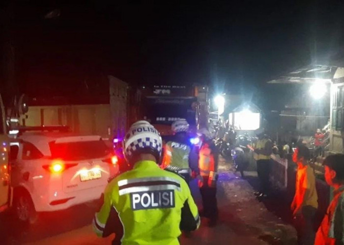 Truk Batubara Parkir di Bahu Jalan di Baturaja Sebabkan Kemacetan Selama 2 Jam