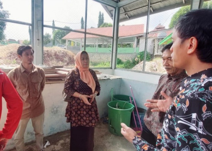 DLH OKU Selatan Ajak Sekolah Kelola Sampah
