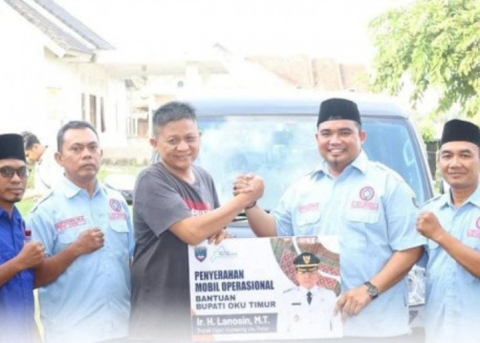 Bupati Enos Serahkan Mobil Operasional SPSI OKU Timur