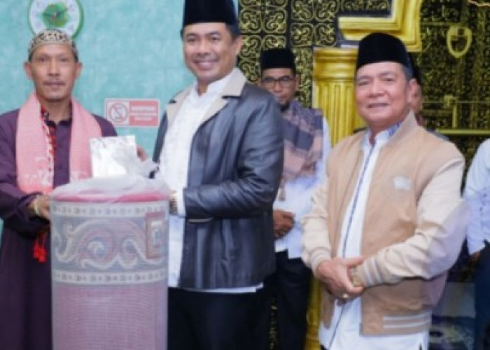 Peringatan Nuzulul Qur’an, Pemkab OKU Selatan Serahkan Bantuan Masjid