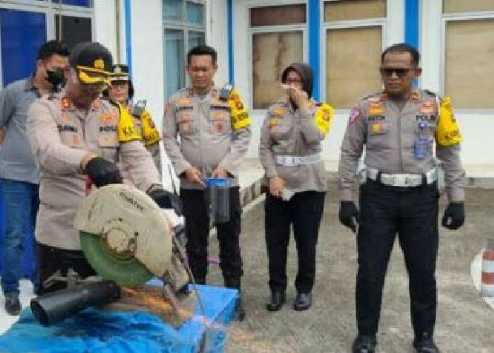 Bikin Bising, Ratusan Knalpot Dimusnahkan