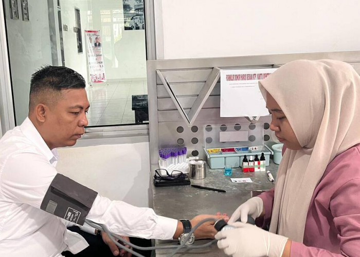 Pegawai Rutan Baturaja Donor Darah untuk HUT RI ke-80