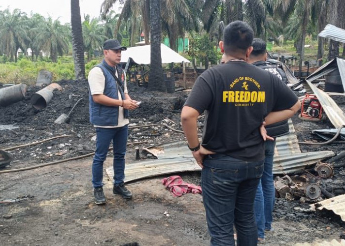 Penyulingan Minyak Ilegal di Keluang Muba Terbakar