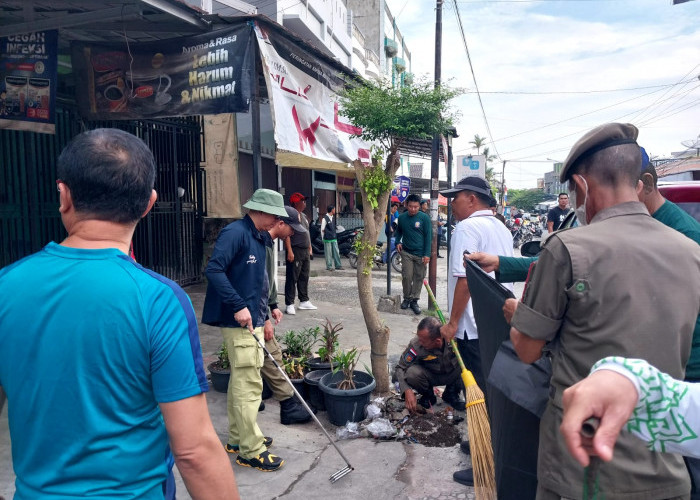 PJ Bupati OKU Turun Langsung ajak Peran Serta Masyarakat OKU Jaga Kebersihan