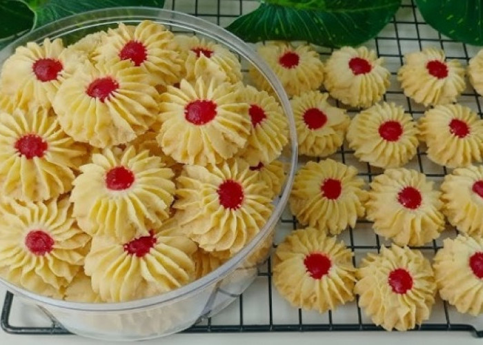 Resep Kue Semprit Selai Stroberi Cantik dan Lumer di Mulut