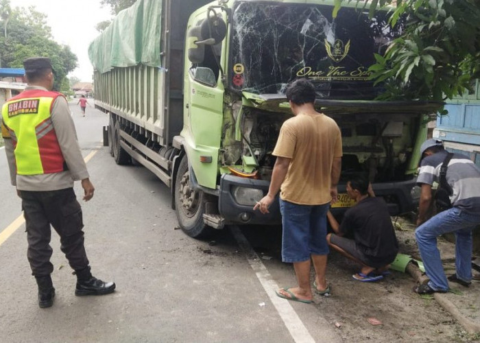 Truk Batubara di OKU Kecelakaan Saat Konvoi 