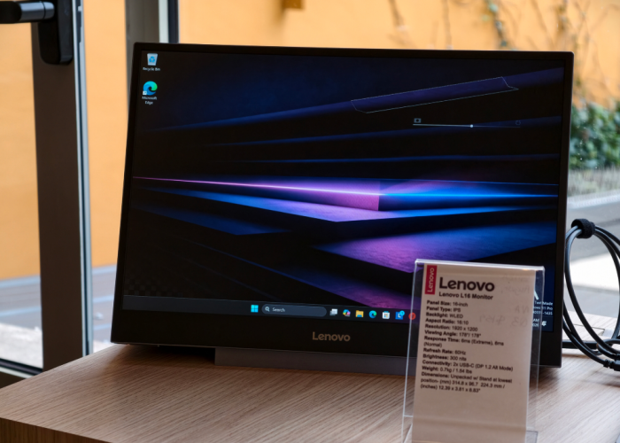 Lenovo L16 Mobile Monitor Resmi Diperkenalkan di MWC 2026, Punya Layar Portable 16 Inci