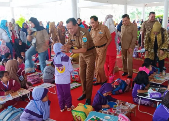 Ratusan Anak Ikuti Lomba Mewarnai Hut ke-14 HOS